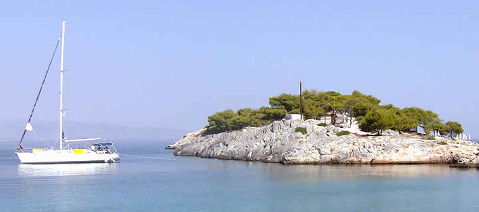 Boat trip along the Agistri coastline